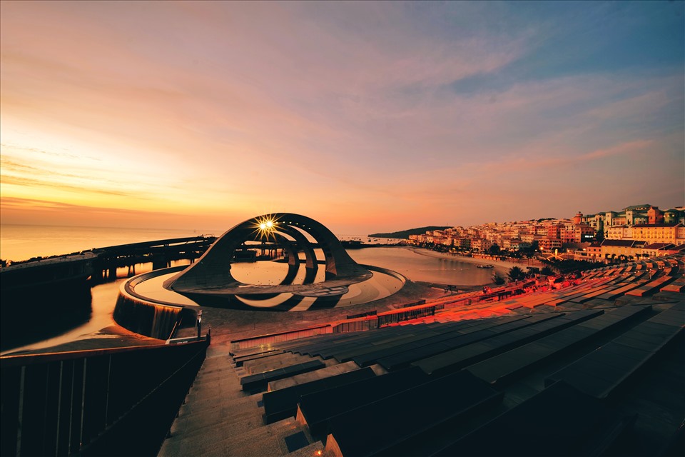 CUNG CẤP LẮP ĐẶT HỆ THỐNG TỦ ĐIỆN ĐIỀU KHIỂN CHO NHẠC NƯỚC SUNGROUP